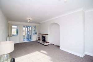 Lounge/Diner- click for photo gallery